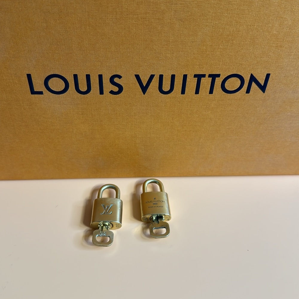 Louis Vuitton 1 Lock & 1 Key #320 ✨Authentic✨ Matching Set - Picture 12 of 12